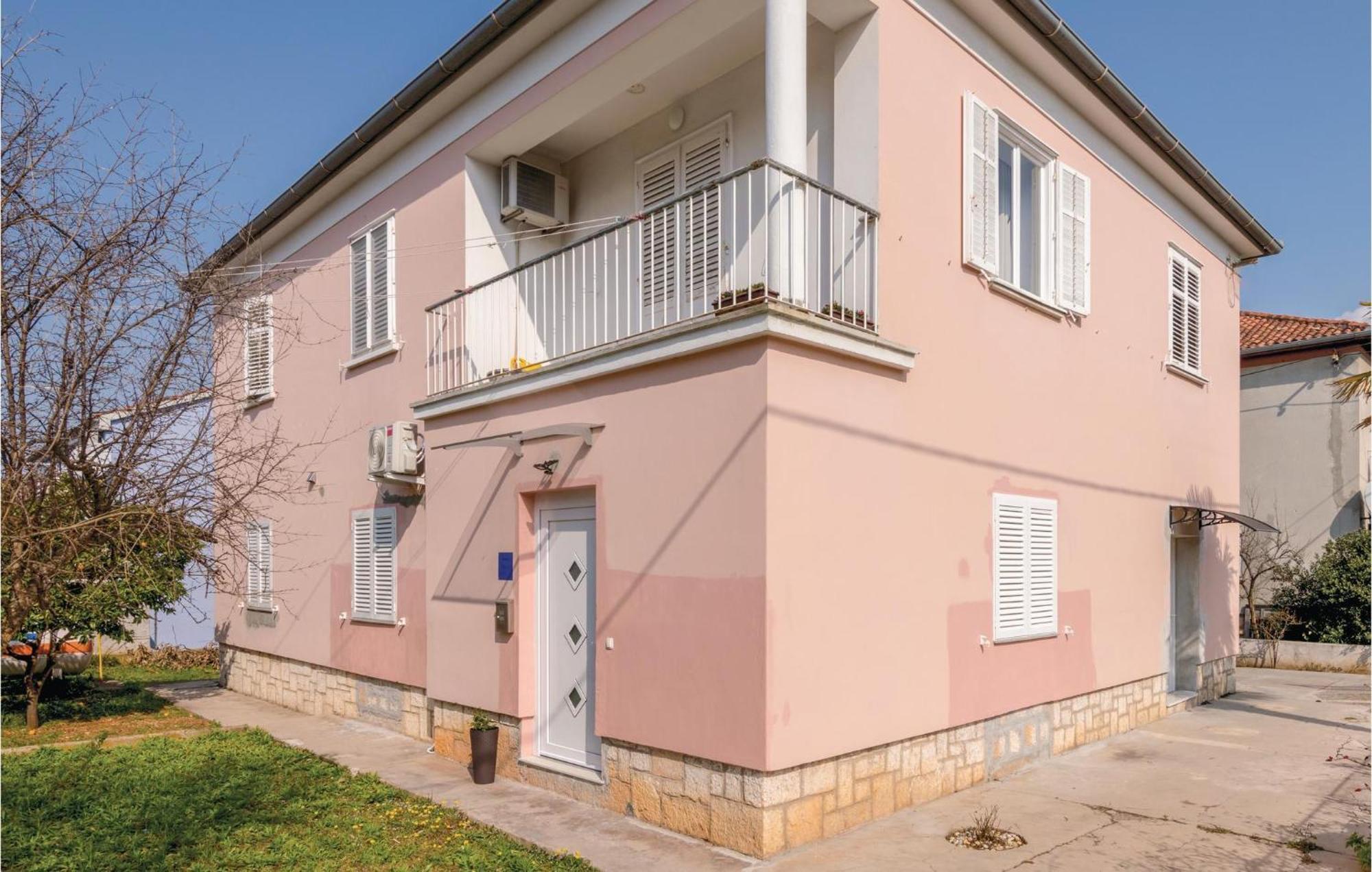 1 Bedroom Gorgeous In *